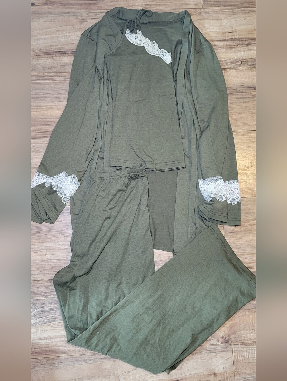 Women’s Small Olive Green Lace-Trim Sleep Set
